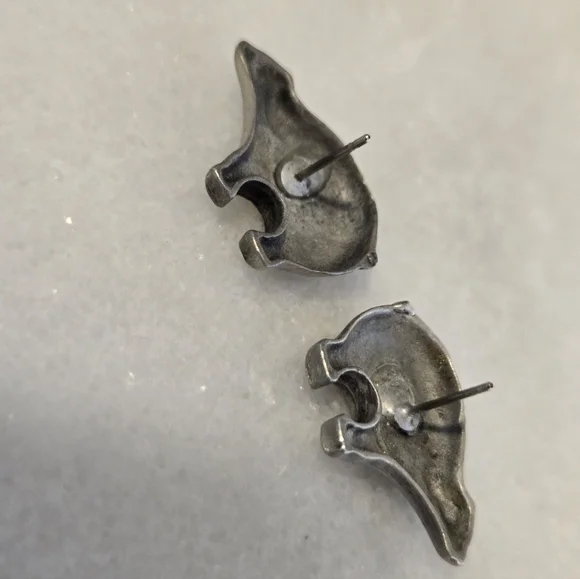 Native American-Style Silver Tone Bear Fetish Earrings - Picture 4 of 7